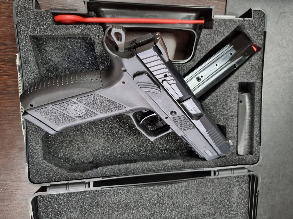 Cz P 09 - 3