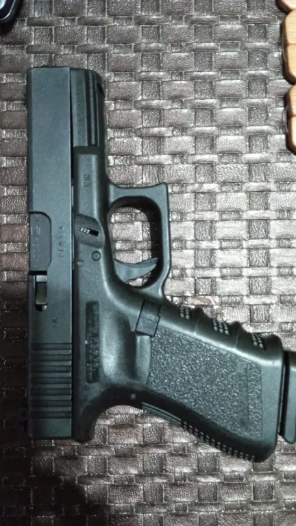 Emekli Kamu Personelinden Satılık Glock 19 C - 2