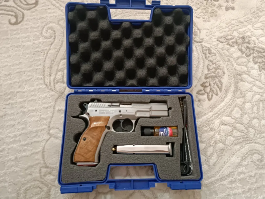 Aci̇l Satilik Sarsilmaz Kilinç Li̇ght