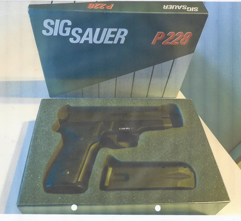 Sig Sauer P228 - 4