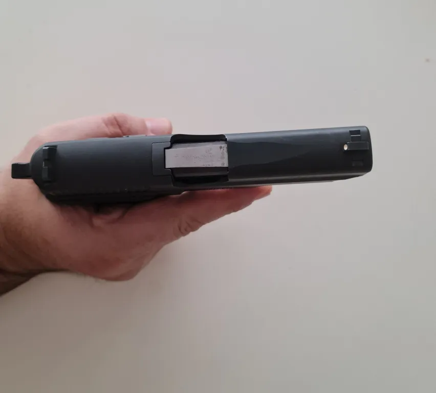 Sig Sauer P228 - 3