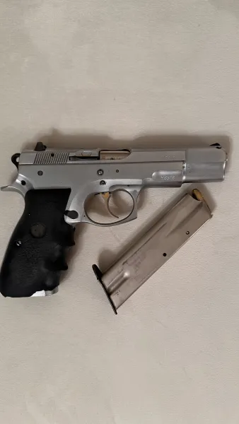 Emekli̇ Poli̇sten Cz 75 B