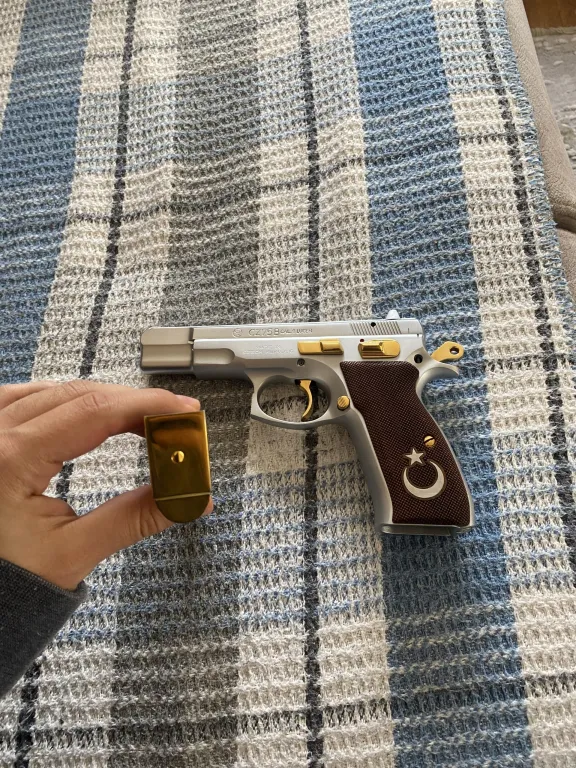 Kamu Personelinden Düğün Sebebiyle Satılık Tertemiz Krom Altın Kaplama Taşıma Ruhsatlı Cz75B - 3