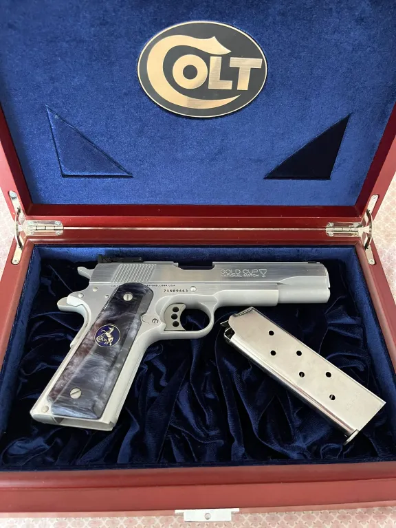 Colt 1911 Gold Cup - 2