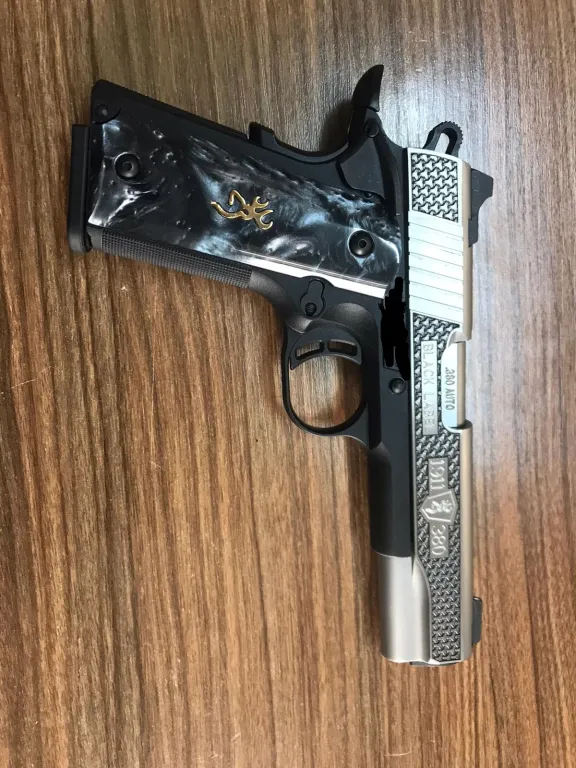 Browning 1911 Black Label - 4