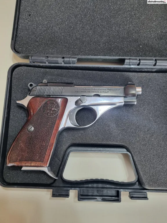 Düğmeli Baretta