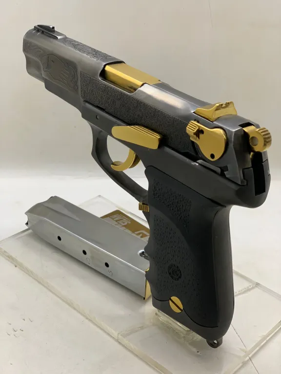 Ruger P85 - 4
