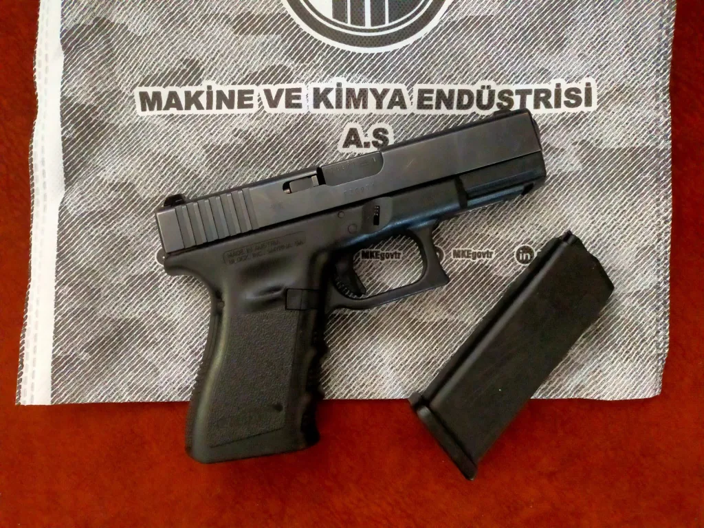 Glock 19 - 3