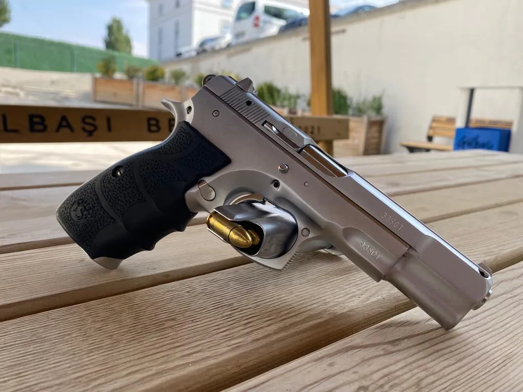Emekli̇ Poli̇sten Krom Ni̇kelaj Kapli Cz 75