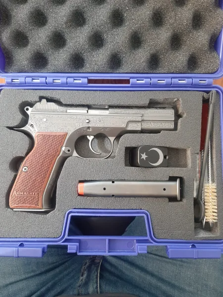 Avukattan Özel Yapım Armalite Ar24