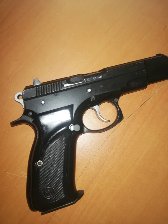 Emekli̇ Poli̇sten Satlik Cz 75B