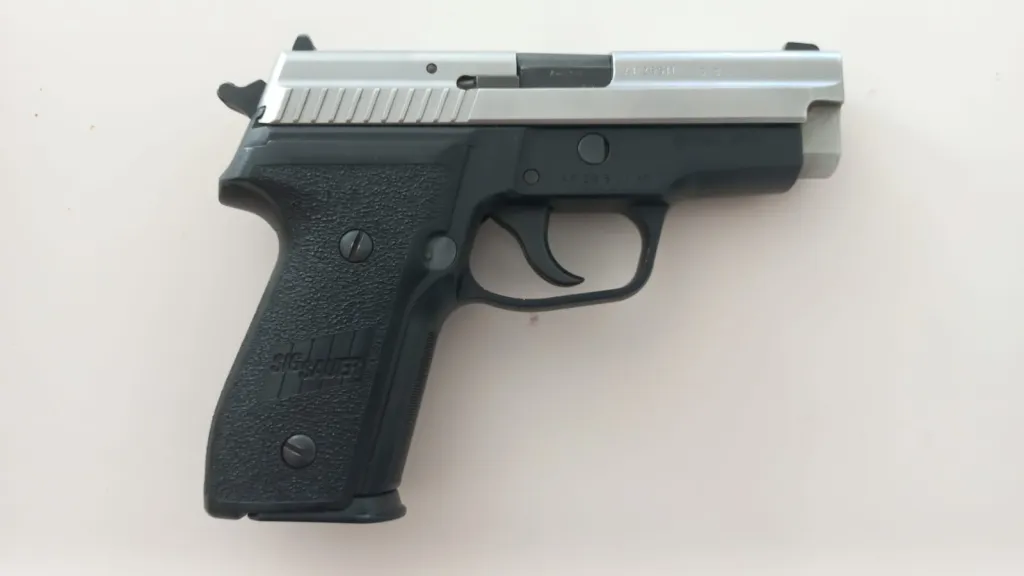 Sig Sauer P229 - 4