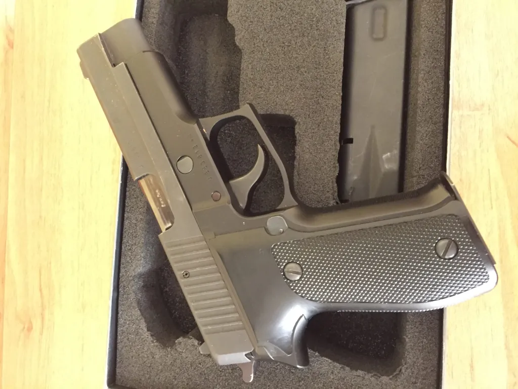 Sig Sauer P226 - 2