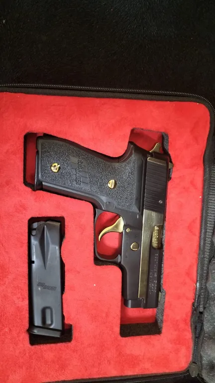 Si̇g Sauer Taşimasi Rahat Piril Piril Bi̇r Tabanca - 4