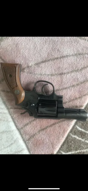 Bakimli Temi̇z Smi̇th Wesson Tc Poli̇s Toplu
