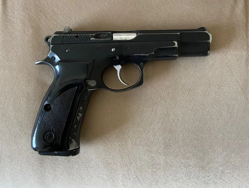 Emekli Polisten B Serisi Cz75