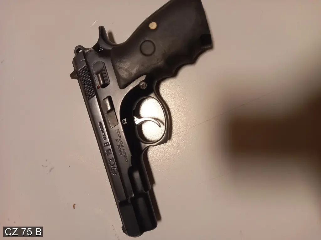 CZ 75 B - 8