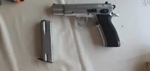 EMNİYET MENSUBUNDAN CZ 75 B