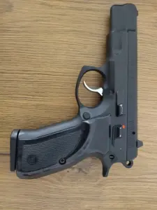 Askeri personelden CZ 75B LUGER çok temiz