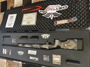 CHEYTAC M300 Praetorian / .408 CHEYTAC KALİBRE + 7 KAPASİTELİ 3 ADET ORJİNAL ŞARKÖRÜ + ORJİNAL MUZZLE BREAK + ORJİNAL BİPOD + ÖZEL KUTUSU .