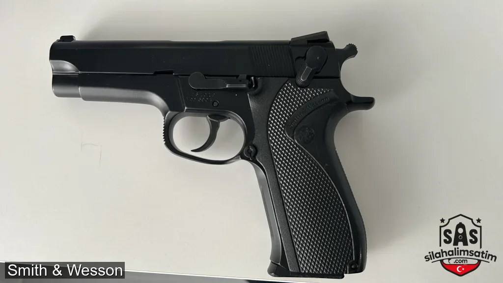 Smith & Wesson - 3