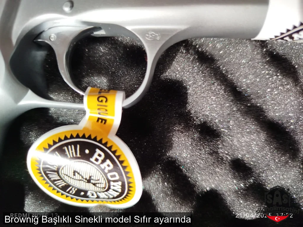 Browni̇ğ Başlıklı Sinekli model Sıfır ayarında
