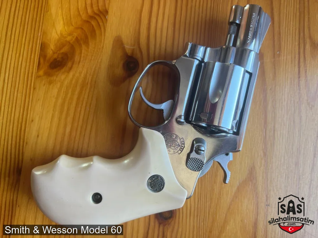 Smith & Wesson Model 60 - 3