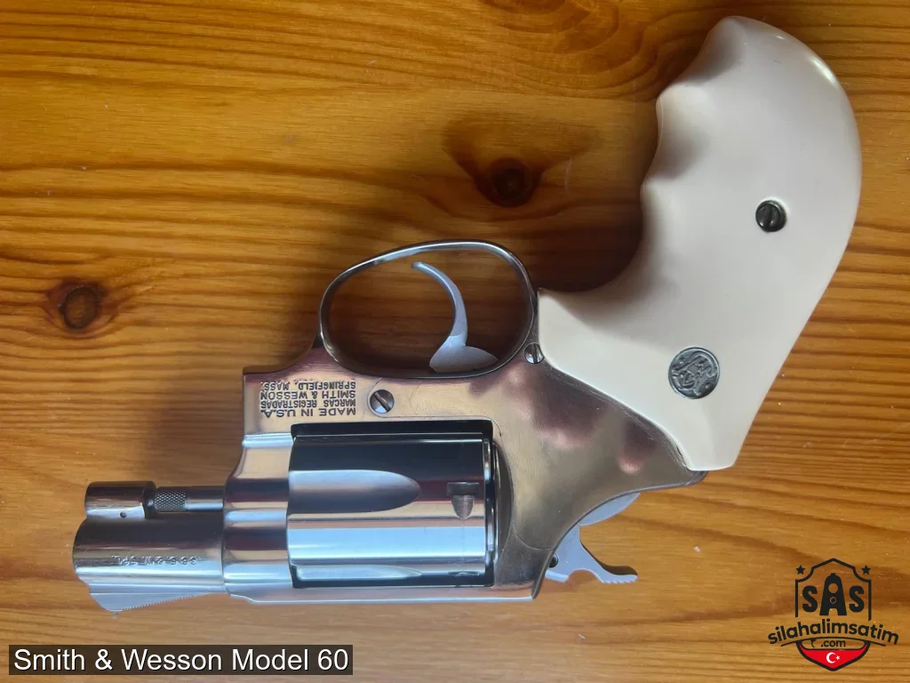 Smith & Wesson Model 60 - 5