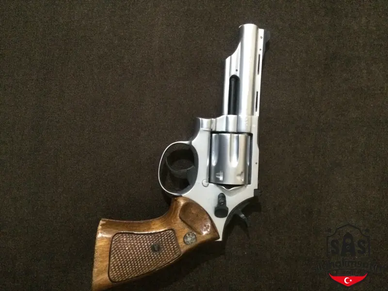 KAMU GÖREVLİSİNDEN 357 MAGNUM