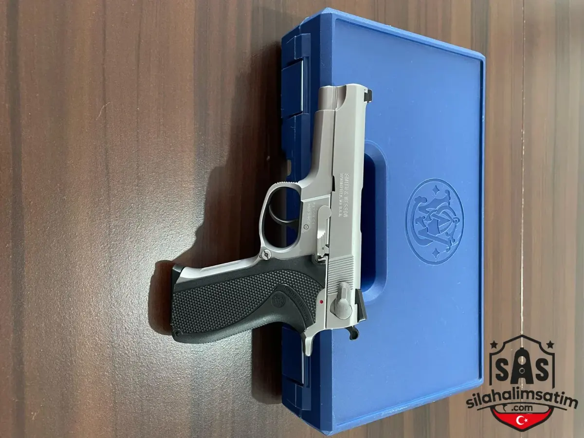 Yargı Mensubunun Koleksiyonundan Smith Wesson 5906 Model Tabanca