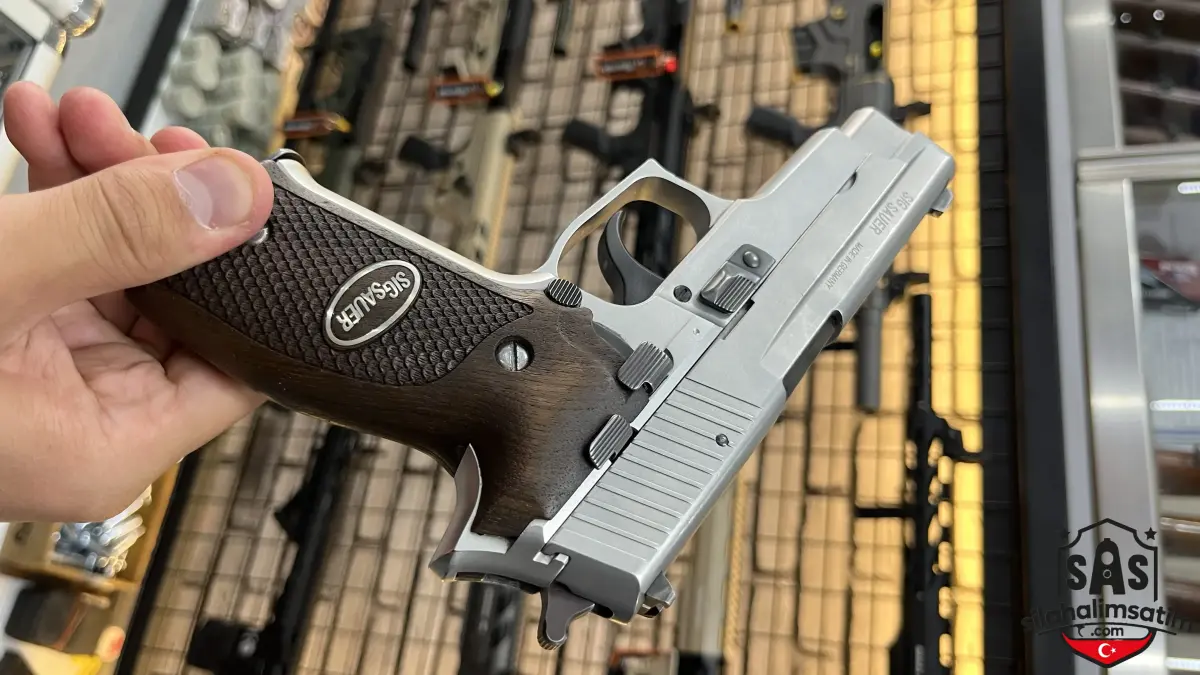 SIG SAUER P226