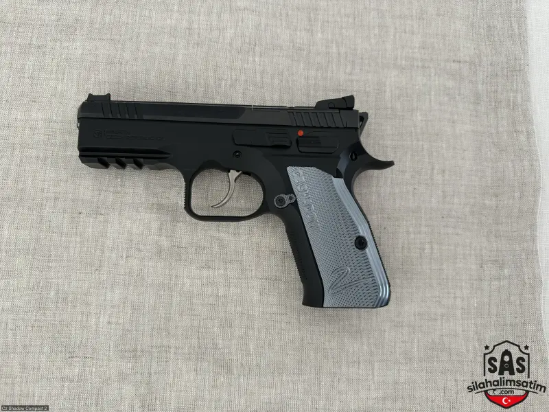 Cz Shadow Compact 2