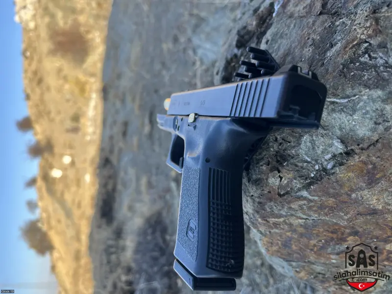 Glock 19