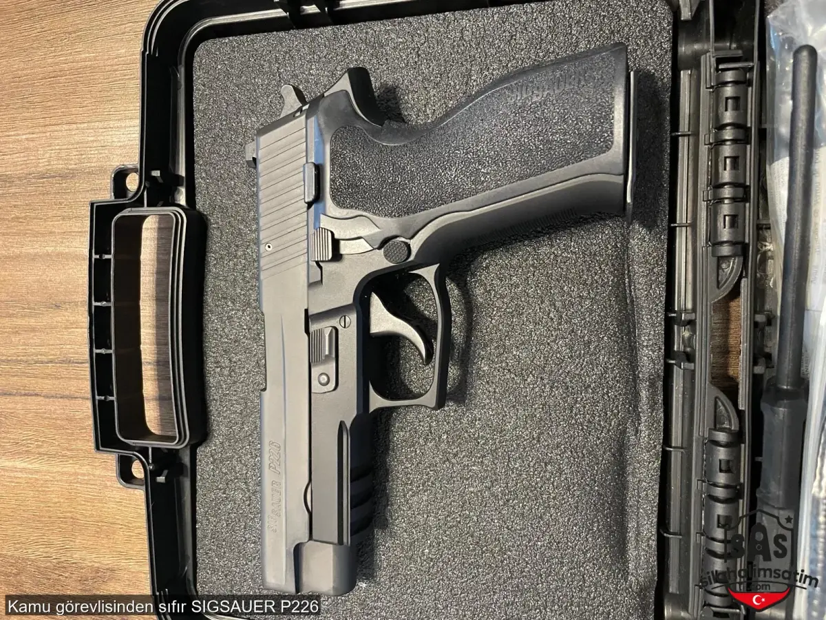 Kamu görevlisinden sıfır SIGSAUER P226