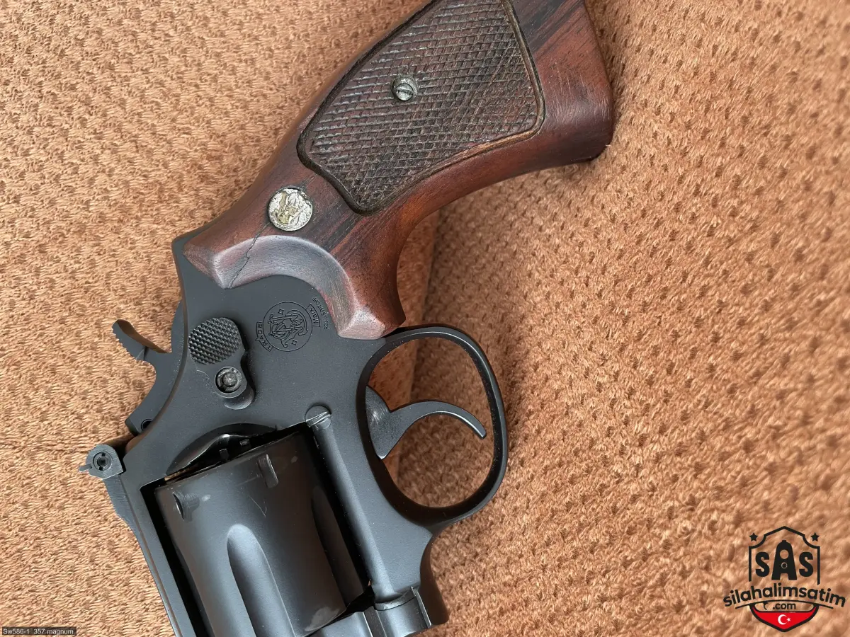 Sw586-1  357 magnum  - 3