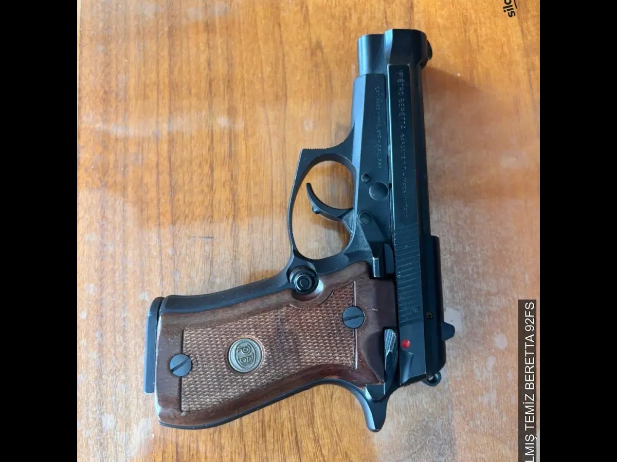 AZ KULLANILMIŞ TEMİZ BERETTA 92FS - 4
