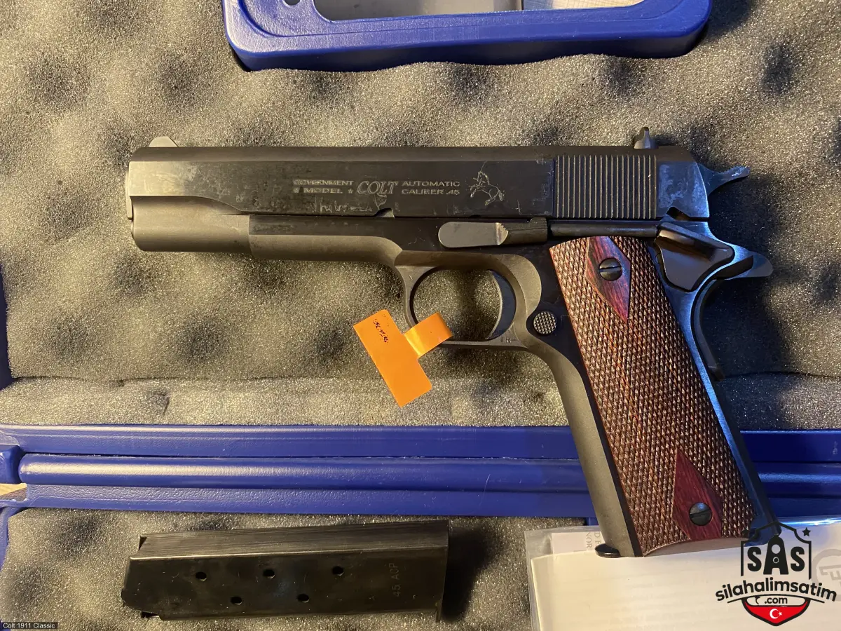 Colt 1911 Classic  - 2